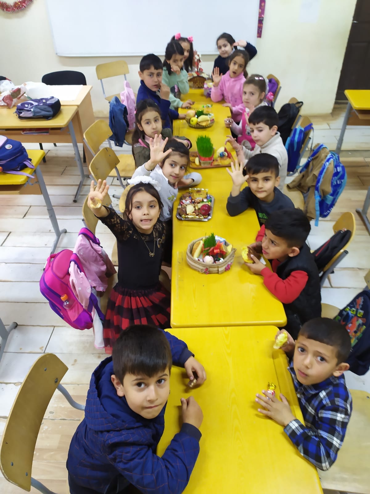 MƏKTƏBDƏ NOVRUZ ŞƏNLİYİ KEÇİRİLIB MƏKTƏBDƏ NOVRUZ ŞƏNLİYİ KEÇİRİLIB